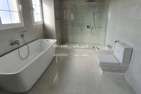 6 bedrooms Villa in Muscat, Oman No. 53909 9