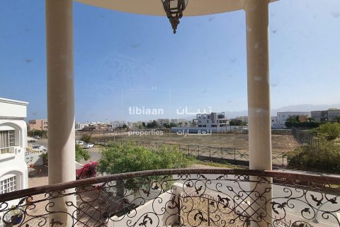 4 bedrooms Twin Villa in Muscat, Oman No. 53908 12