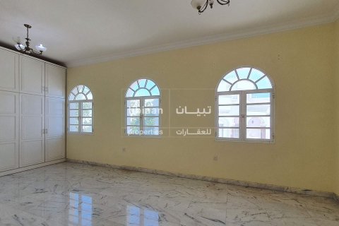 4 bedrooms Twin Villa in Muscat, Oman No. 53908 10