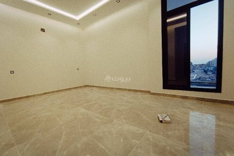 Villa de 4 dormitorios en Riyadh, Saudi Arabia No. 99693 10