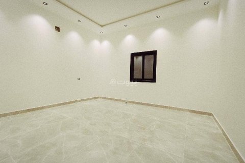 Villa de 4 dormitorios en Riyadh, Saudi Arabia No. 99693 14