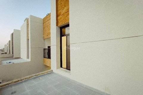 Villa de 4 dormitorios en Riyadh, Saudi Arabia No. 99693 9