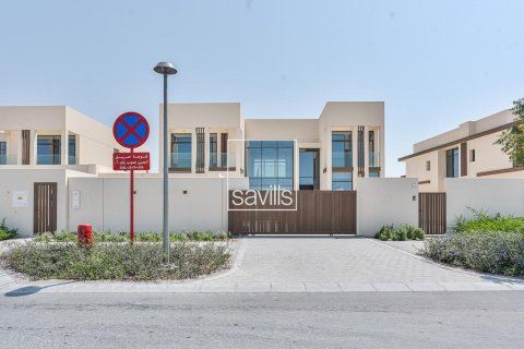 5 bedrooms Villa in Abu Dhabi, UAE No. 200948