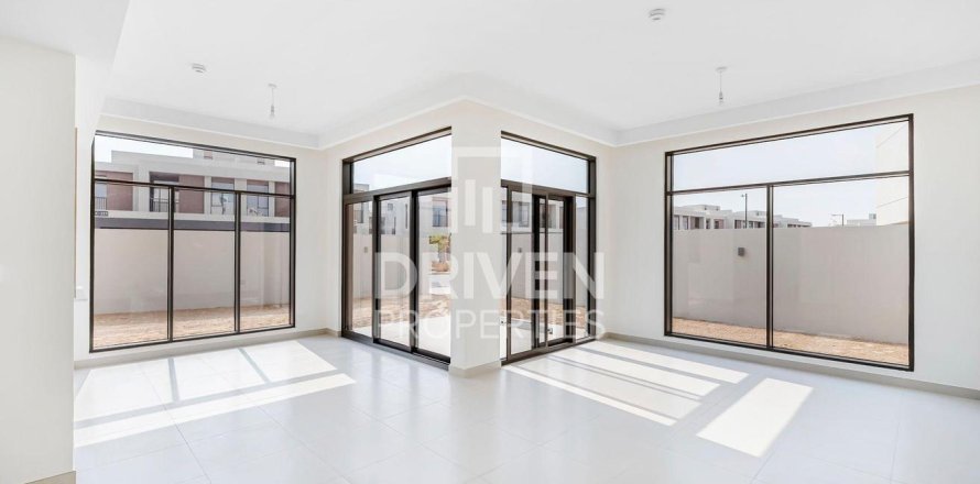 4 bedrooms Villa in The Pulse, UAE No. 193605
