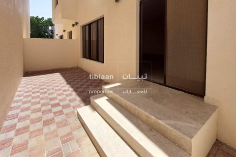 4 bedrooms Twin Villa in Muscat, Oman No. 53556 12