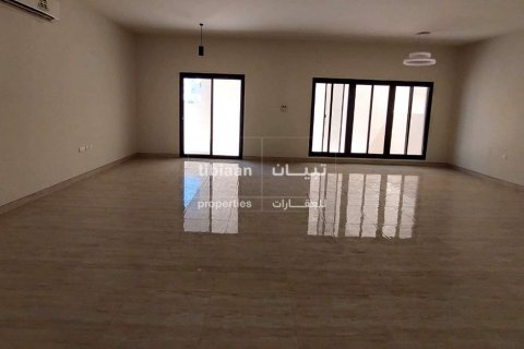 4 bedrooms Twin Villa in Muscat, Oman No. 53556 10