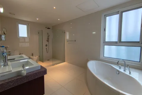 6 bedrooms Villa in Muscat, Oman No. 108484 6