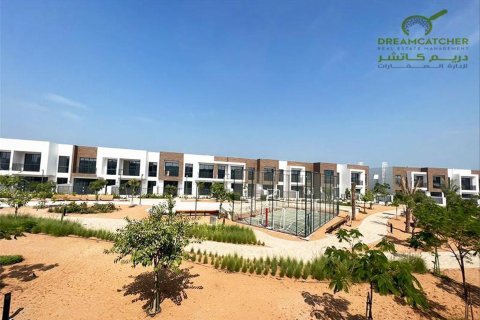 3 bedrooms Villa in Mina Al Arab, UAE No. 34225 5