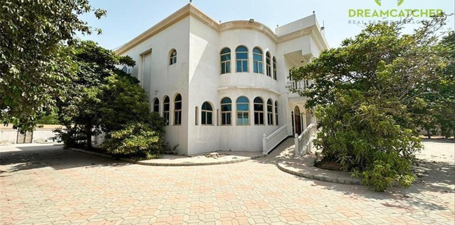 10 bedrooms Villa in Al Dhait, UAE No. 34210