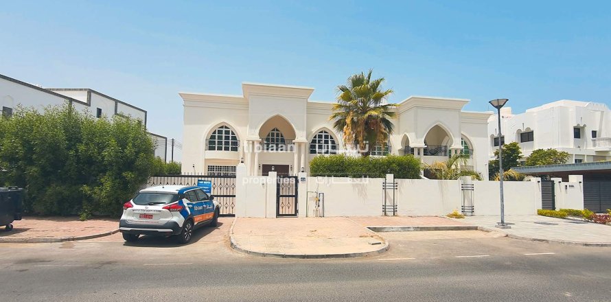 Villa Jumelée de 4 chambres à Muscat, Oman No. 53844