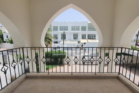 Villa Jumelée de 4 chambres à Muscat, Oman No. 53844 9