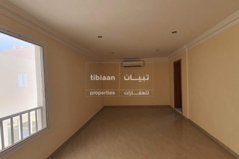 Villa de 4 dormitorios en Muscat, Oman No. 53845 9