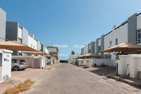 4 bedrooms Townhouse in Muscat, Oman No. 53849 3