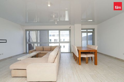 2 bedrooms Apartment in Dubai, UAE No. 185172