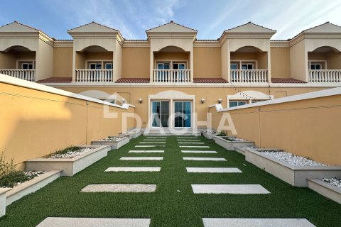 Townhouse de 2 dormitorios en Jumeirah Village Triangle, UAE No. 165683