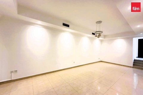 3 bedrooms Villa in Dubai, UAE No. 169689