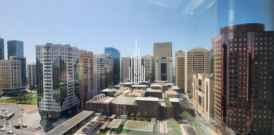 Apartment de 3 dormitorios en Corniche Road, UAE No. 37497