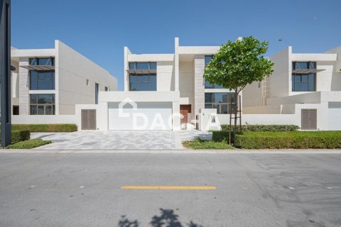 Villa de 4 dormitorios en District One, UAE No. 168877