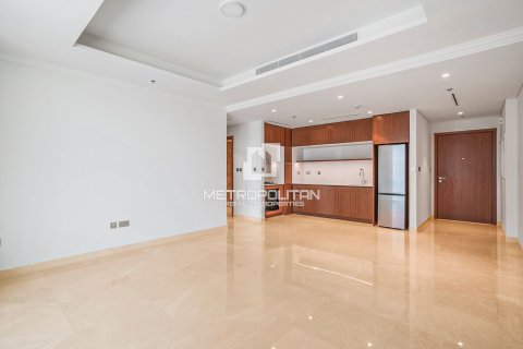 1 bedroom Apartment in EMAAR Beachfront, UAE No. 62256 5