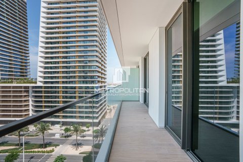 1 bedroom Apartment in EMAAR Beachfront, UAE No. 62256 3