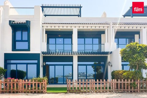 5 bedrooms Villa in Palm Jumeirah, UAE No. 200255