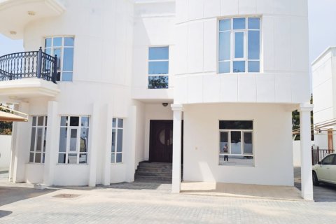5 bedrooms Villa in Muscat, Oman No. 54870