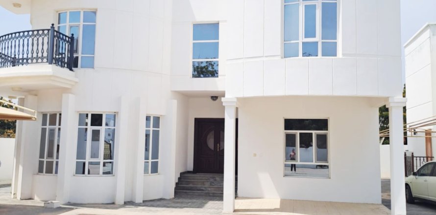 Villa de 5 chambres à Muscat, Oman No. 54870
