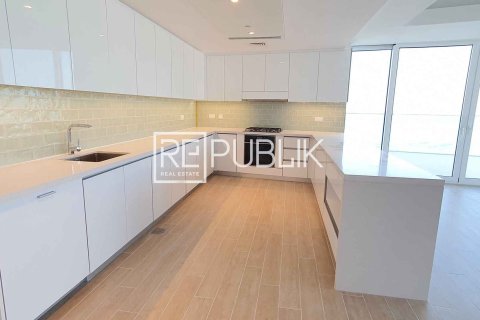 Apartment de 4 dormitorios en MAYAN Yas Island, UAE No. 96720