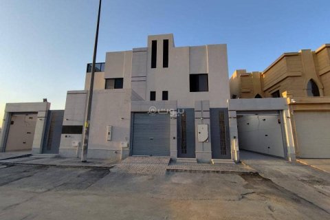 3 bedrooms Apartment in Riyadh, Saudi Arabia No. 99505