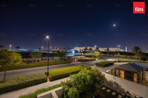 3 bedrooms Villa in Dubai, UAE No. 186046 24