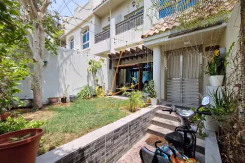 Villa de 3 dormitorios en Jumeirah Village Circle, UAE No. 124932