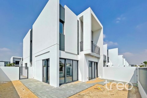4 bedrooms Townhouse in Dubai, UAE No. 174094