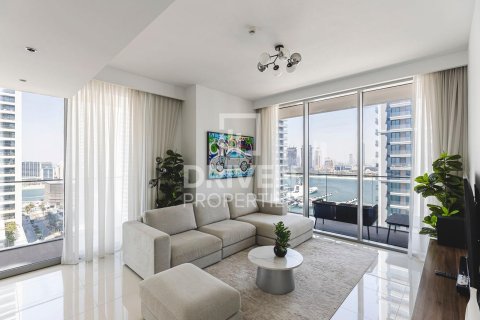 Квартира с 2 спальнями в EMAAR Beachfront, ОАЭ №209947