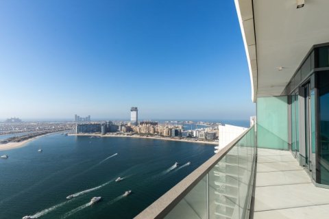 Apartment de 4 dormitorios en Dubai, UAE No. 43788