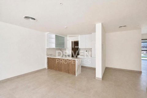5 bedrooms Villa in Dubai Land, UAE No. 193480