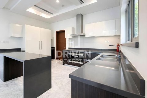Villa de 4 dormitorios en District One, UAE No. 192579 16