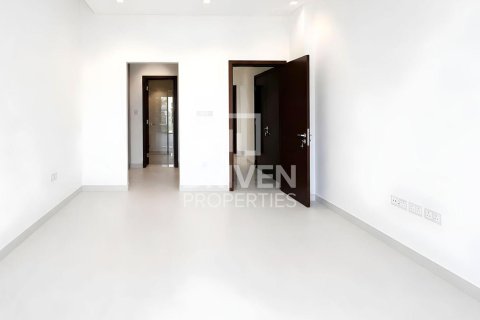 Villa de 4 dormitorios en District One, UAE No. 192579 11