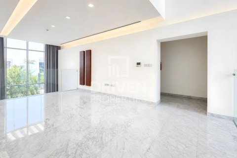 Villa de 4 dormitorios en District One, UAE No. 192579 15