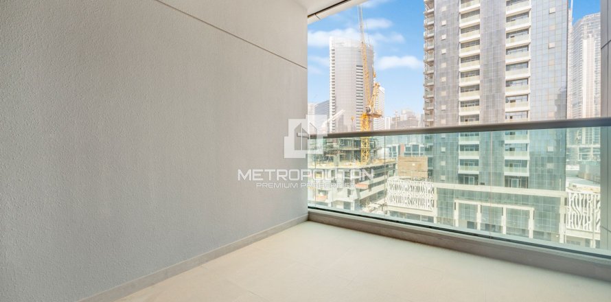 Apartment de 4 dormitorios en Business Bay, UAE No. 129022