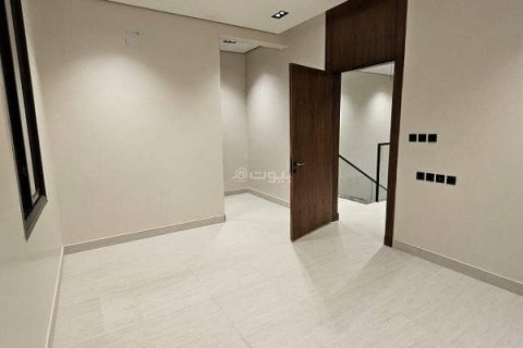 Квартира с 4 спальнями в Эр-Рияд, Саудовская Аравия №68035 12