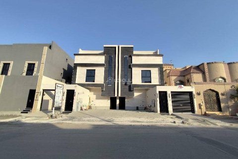 4 bedrooms Apartment in Riyadh, Saudi Arabia No. 62598