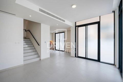 4 غرف نوم فيلا في EMAAR South, الإمارات العربية المتحدة رقم 192077 3