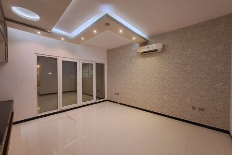 4 bedrooms Villa in Muscat, Oman No. 54583 4