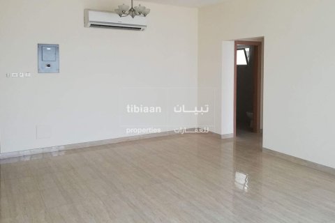 Apartment de 2 dormitorios en As Sib, Oman No. 54138 11