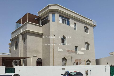 8 bedrooms Villa in As Sib, Oman No. 53428