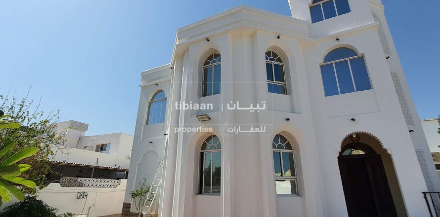 Villa de 5 chambres à As Sib, Oman No. 53429