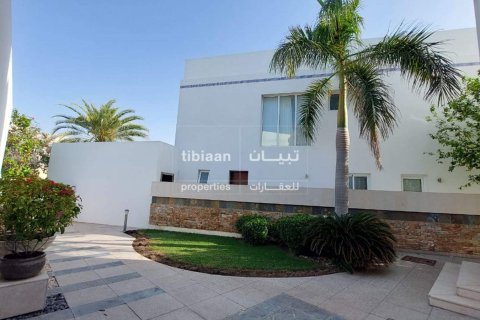 Villa de 5 dormitorios en Muscat, Oman No. 53393 29