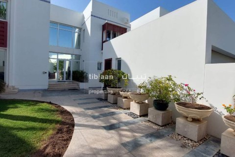 Villa de 5 dormitorios en Muscat, Oman No. 53393 4