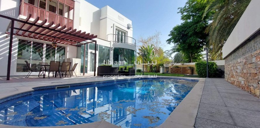 Villa de 5 dormitorios en Muscat, Oman No. 53393