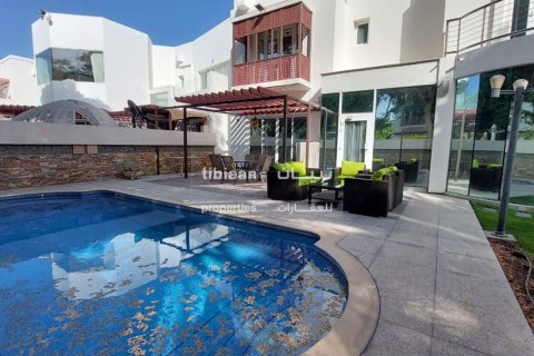 Villa de 5 dormitorios en Muscat, Oman No. 53393 28